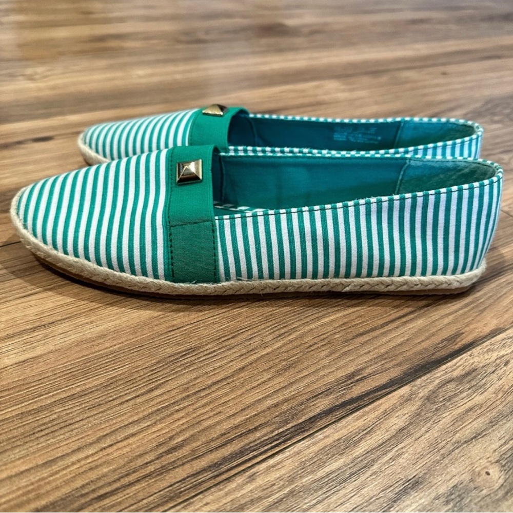 Soft style by Hush Puppies flats size 9.5